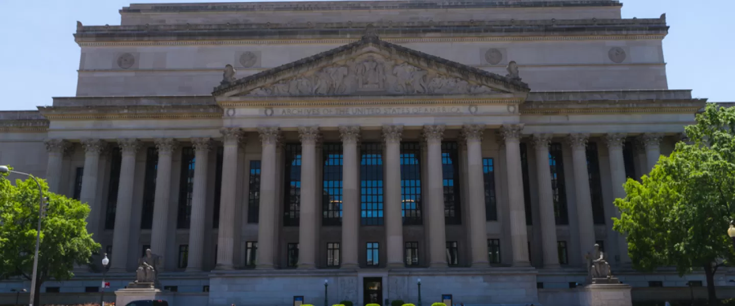 Outside picture of the National Archives